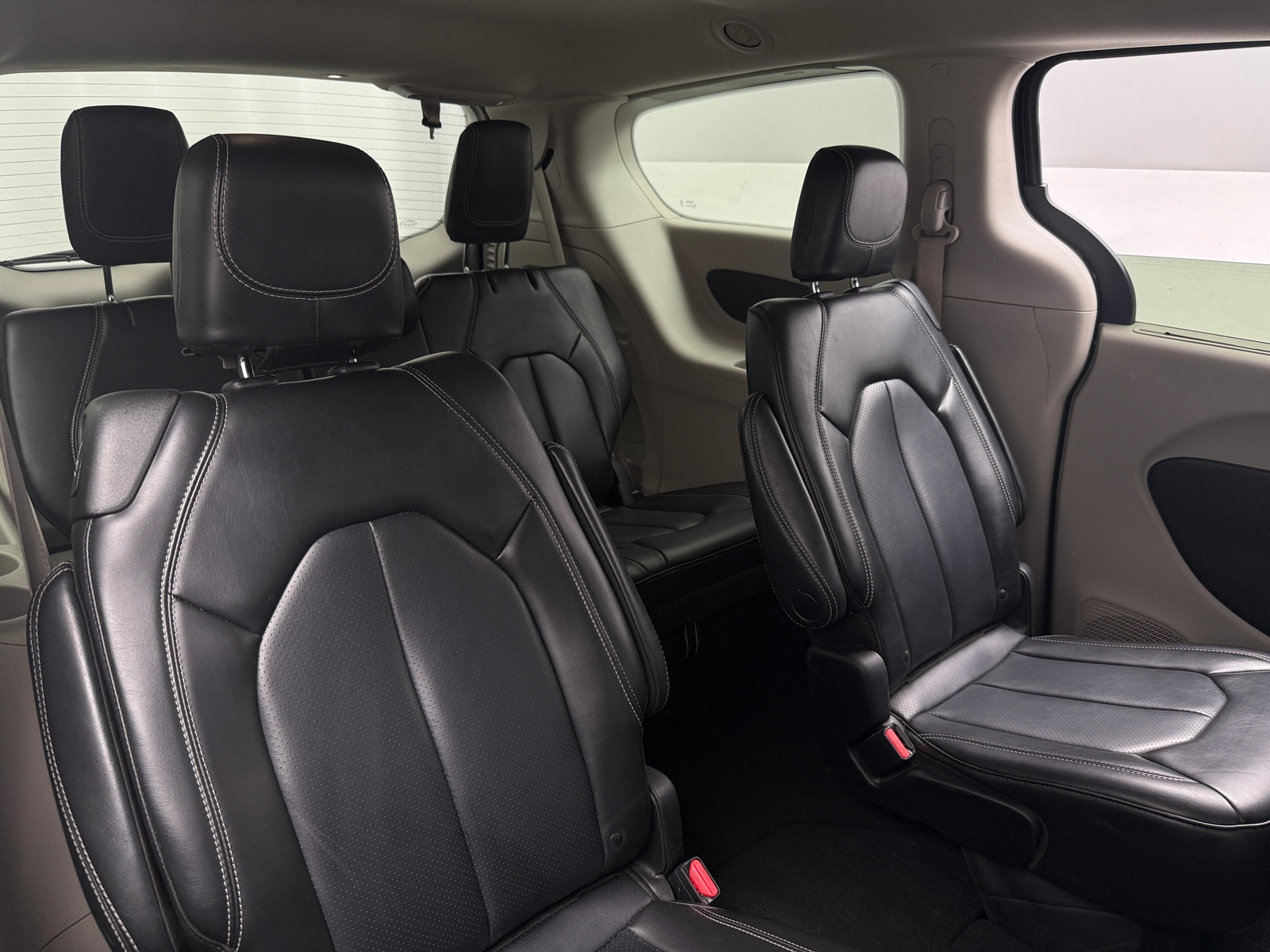 Thumbnail: 2023 Chrysler Pacifica - 5