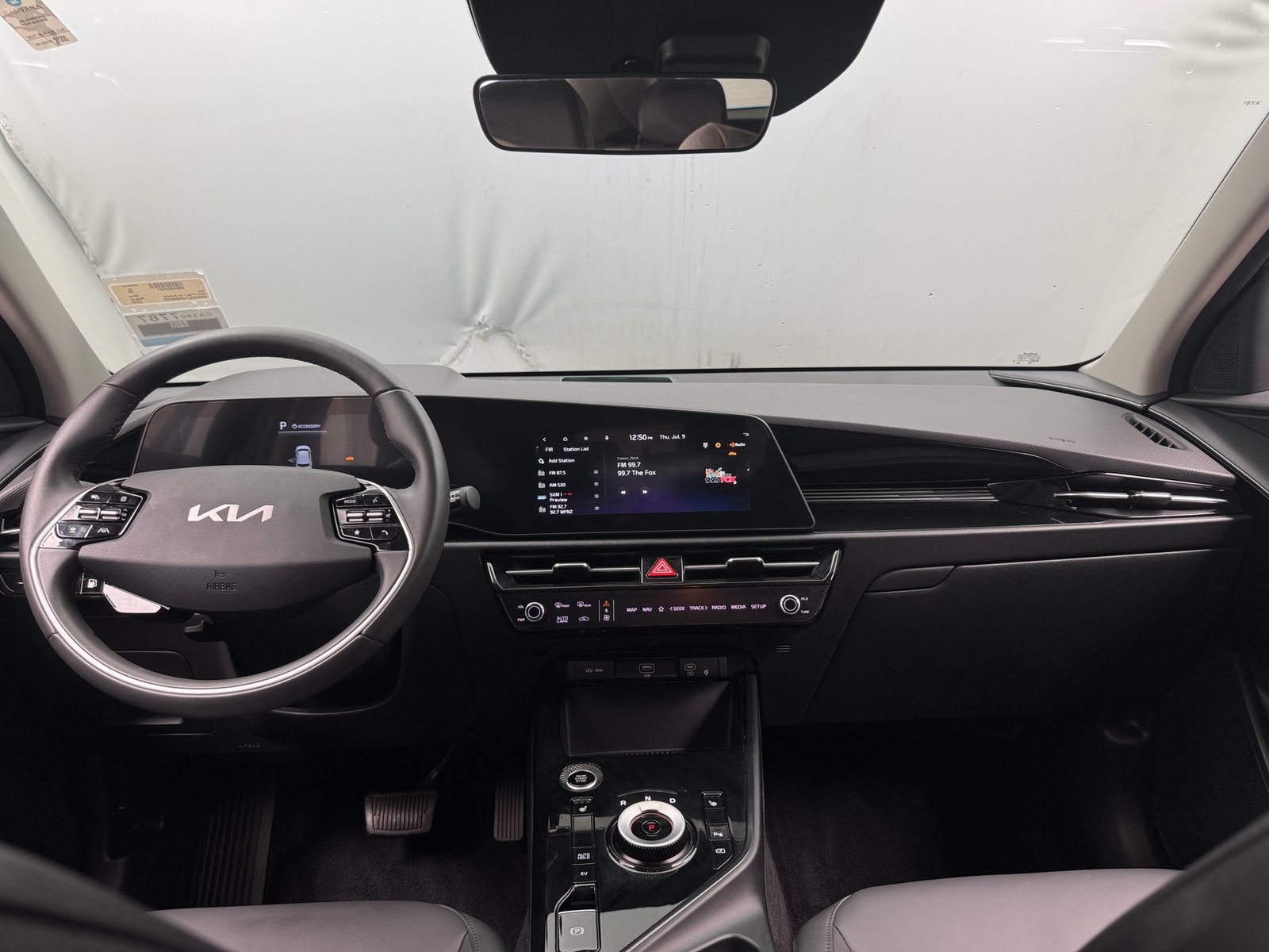 Thumbnail: 2023 Kia Niro - 3