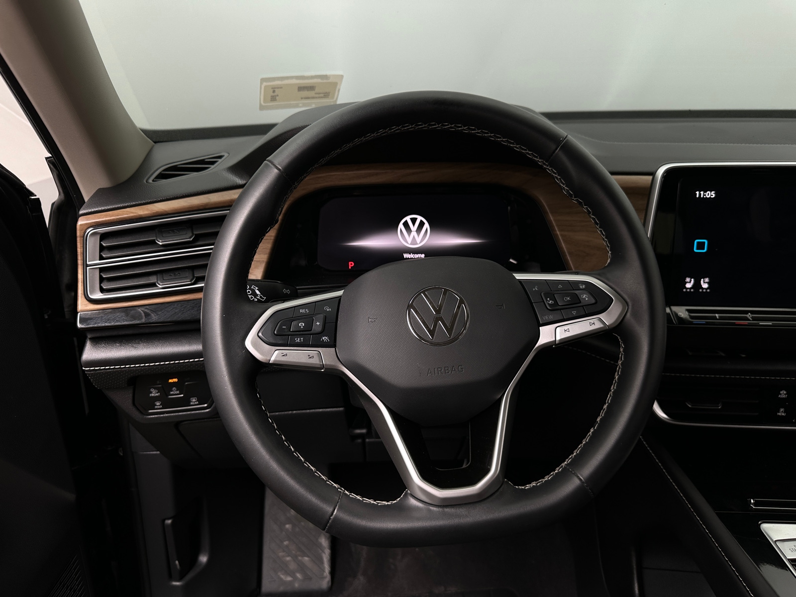 Thumbnail: 2025 Volkswagen Atlas - 4