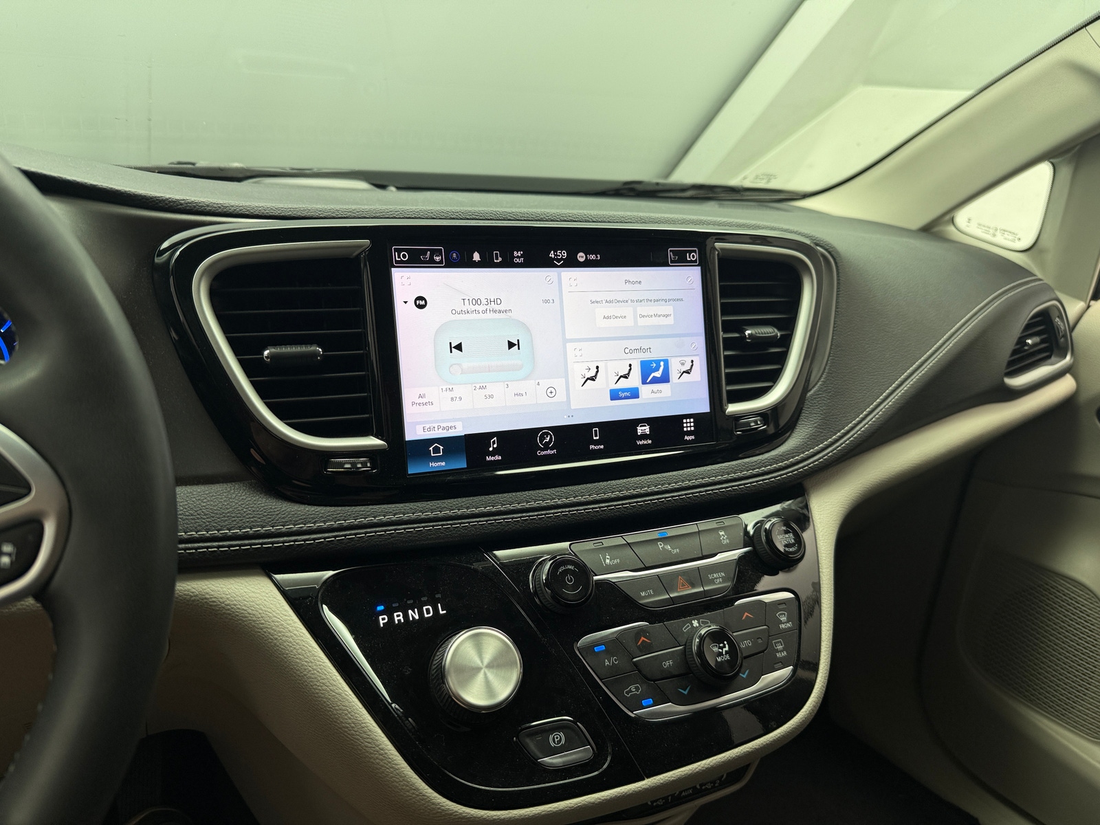 Thumbnail: 2023 Chrysler Pacifica - 3