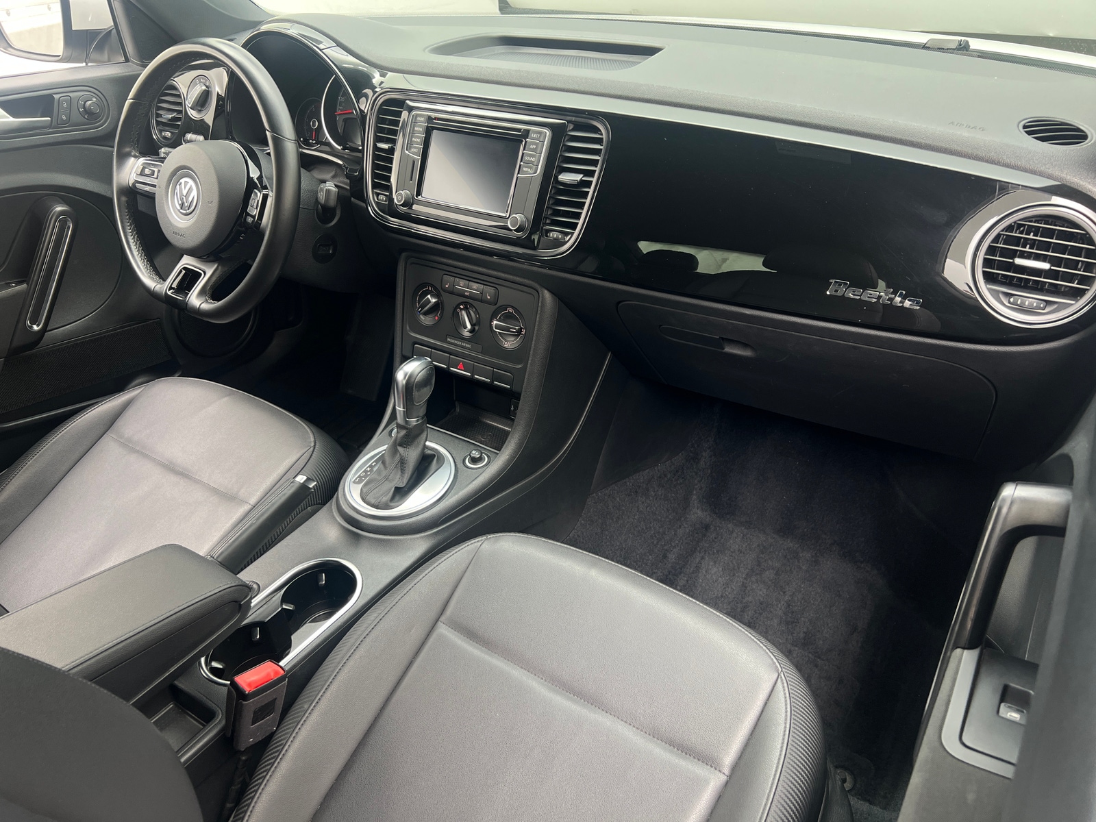 Thumbnail: 2018 Volkswagen Beetle - 3