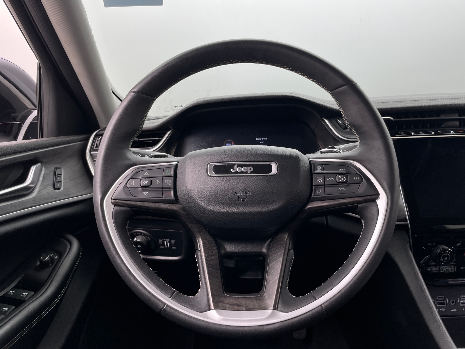 Thumbnail: 2023 Jeep Grand Cherokee - 4