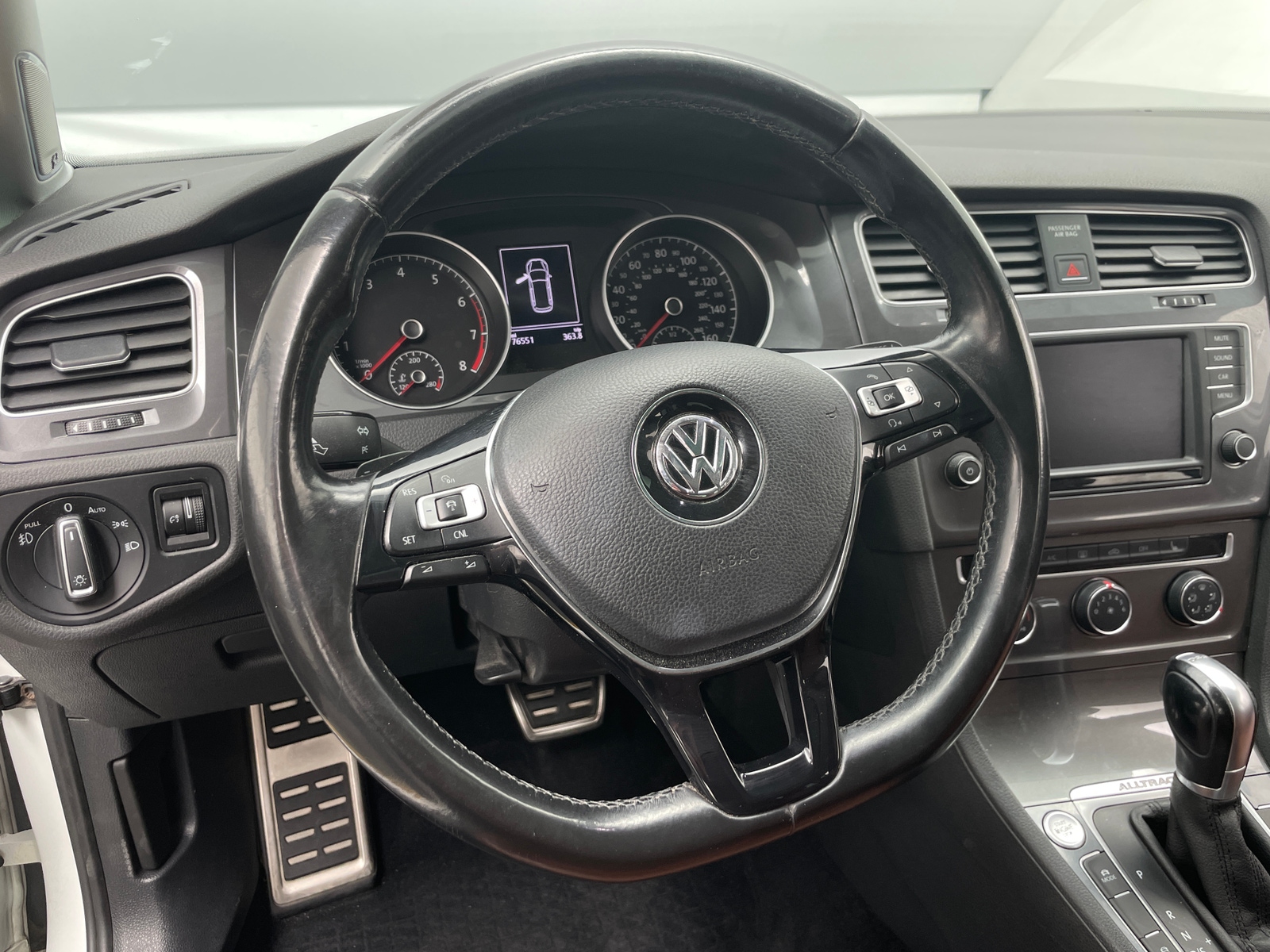 Thumbnail: 2017 Volkswagen Golf - 4
