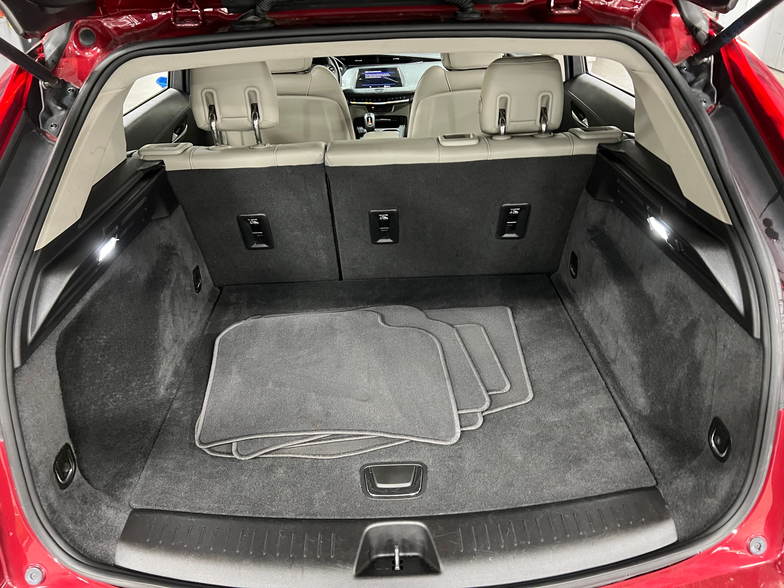 Thumbnail: 2019 Cadillac XT4 - 6
