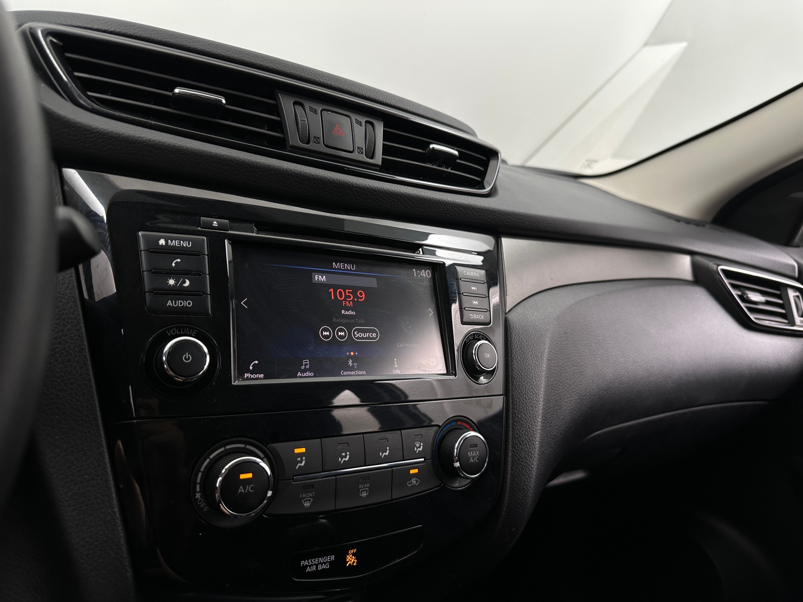 Thumbnail: 2019 Nissan Rogue Sport - 4