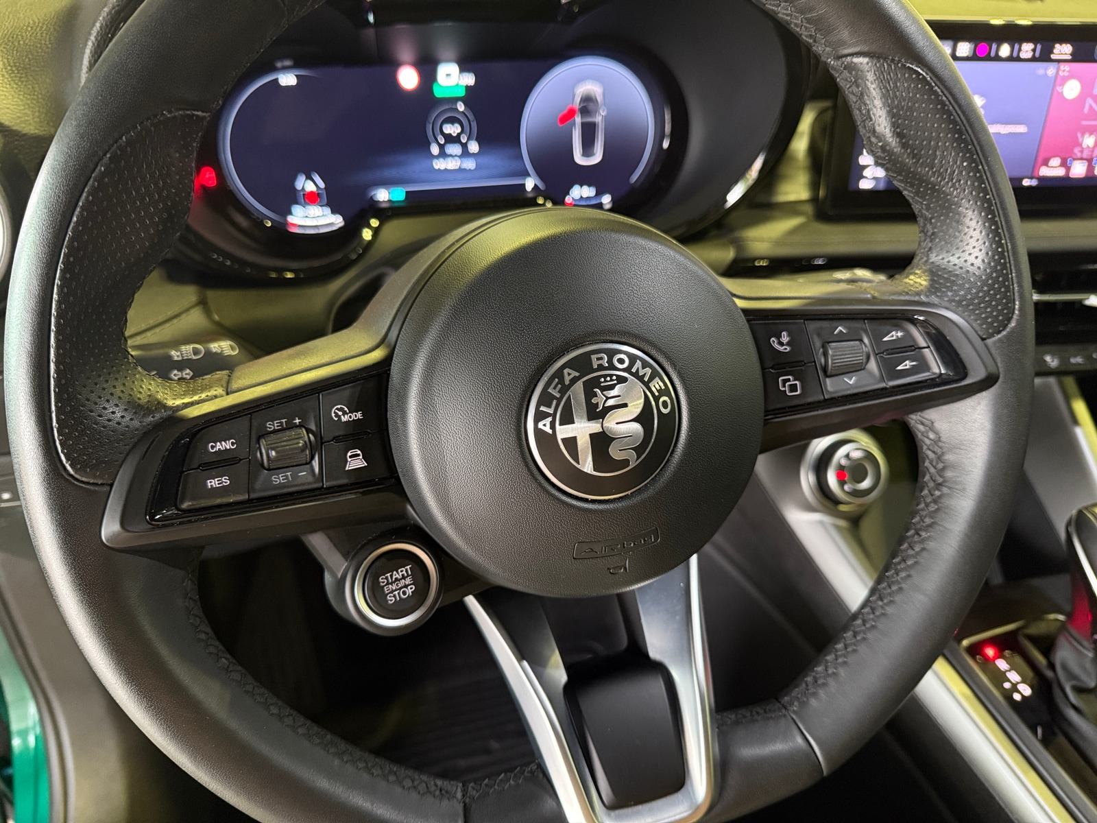 Thumbnail: 2024 Alfa Romeo Tonale - 4