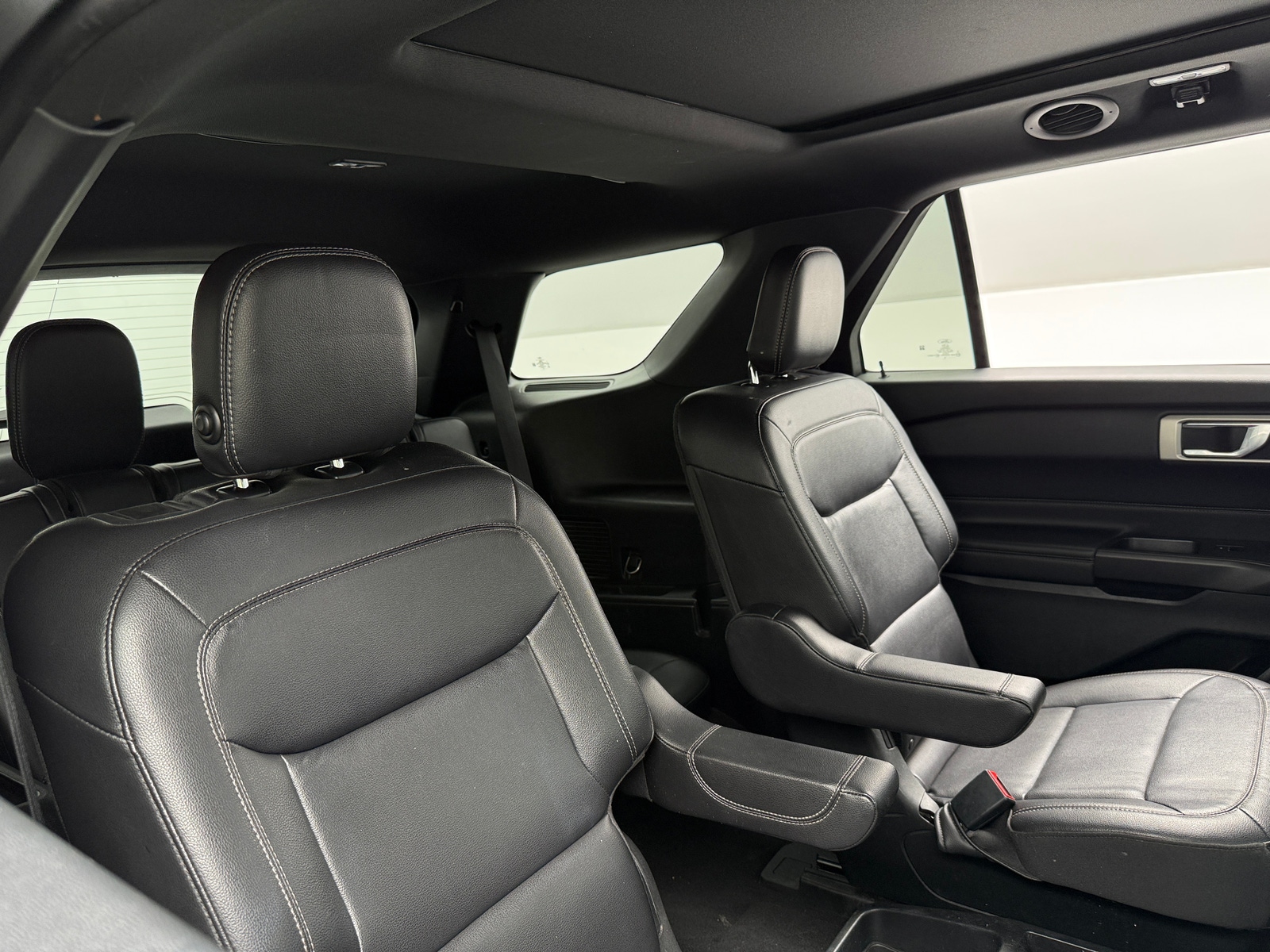 Thumbnail: 2020 Ford Explorer - 5