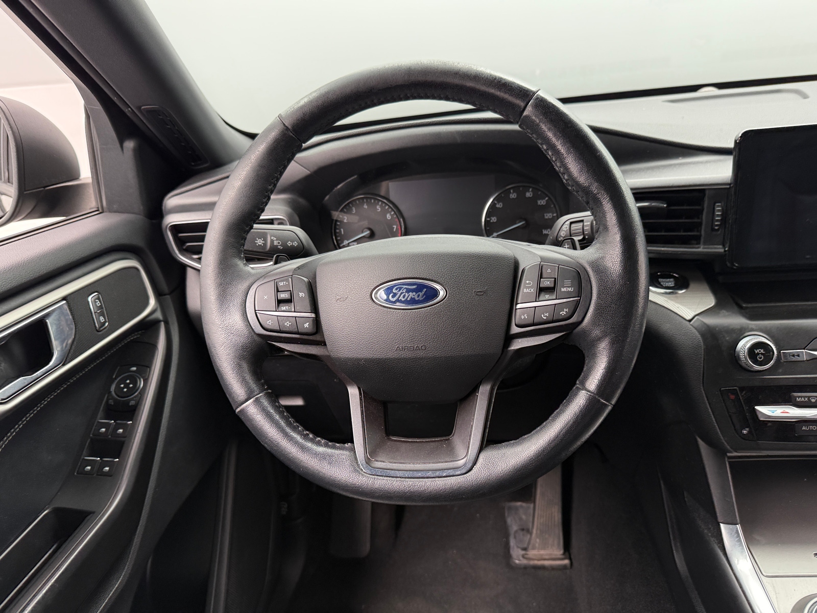 Thumbnail: 2020 Ford Explorer - 4