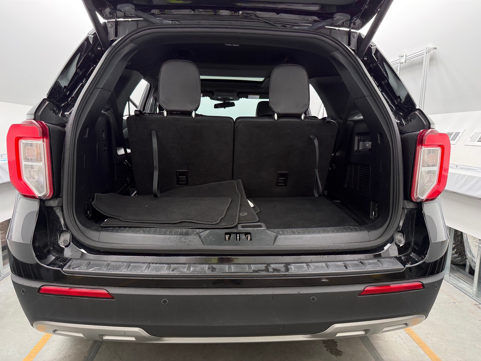 Thumbnail: 2020 Ford Explorer - 6