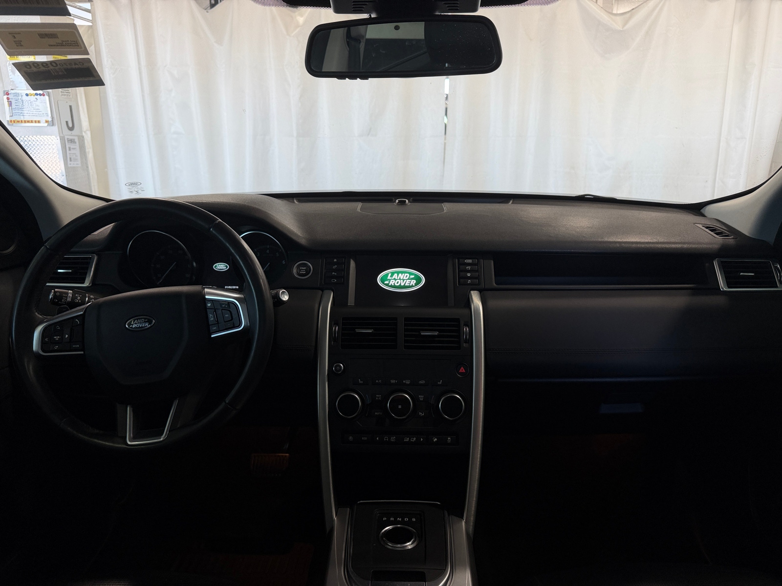 Thumbnail: 2019 Land Rover Discovery Sport - 2