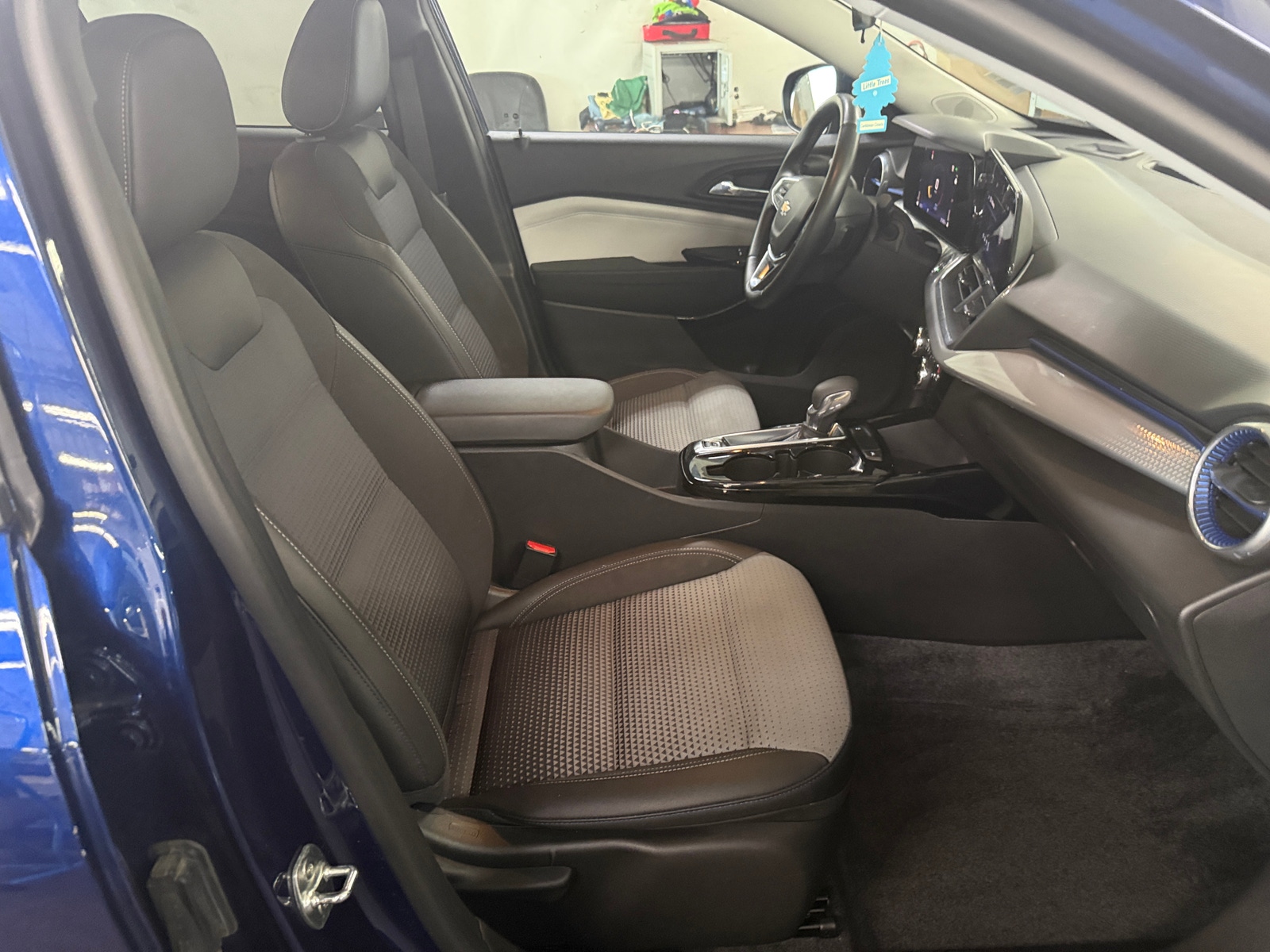 Thumbnail: 2024 Chevrolet Trax - 2