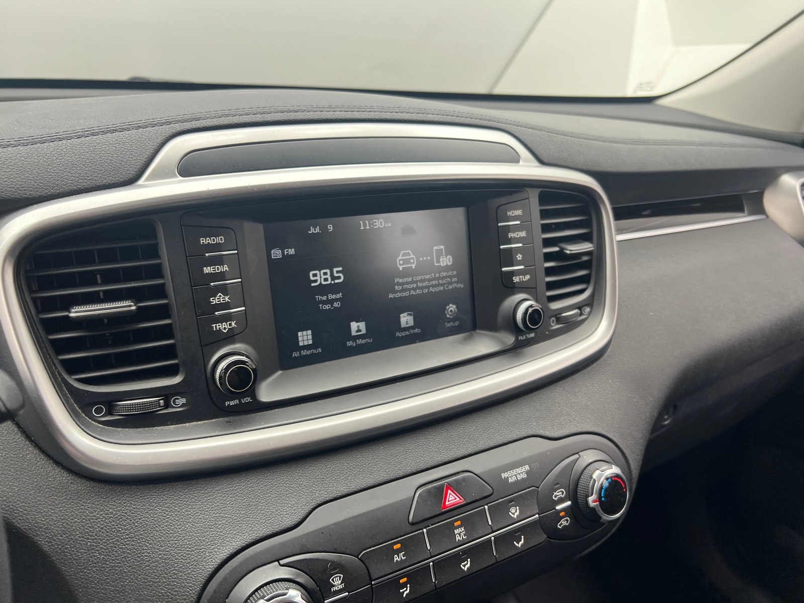 Thumbnail: 2019 Kia Sorento - 4