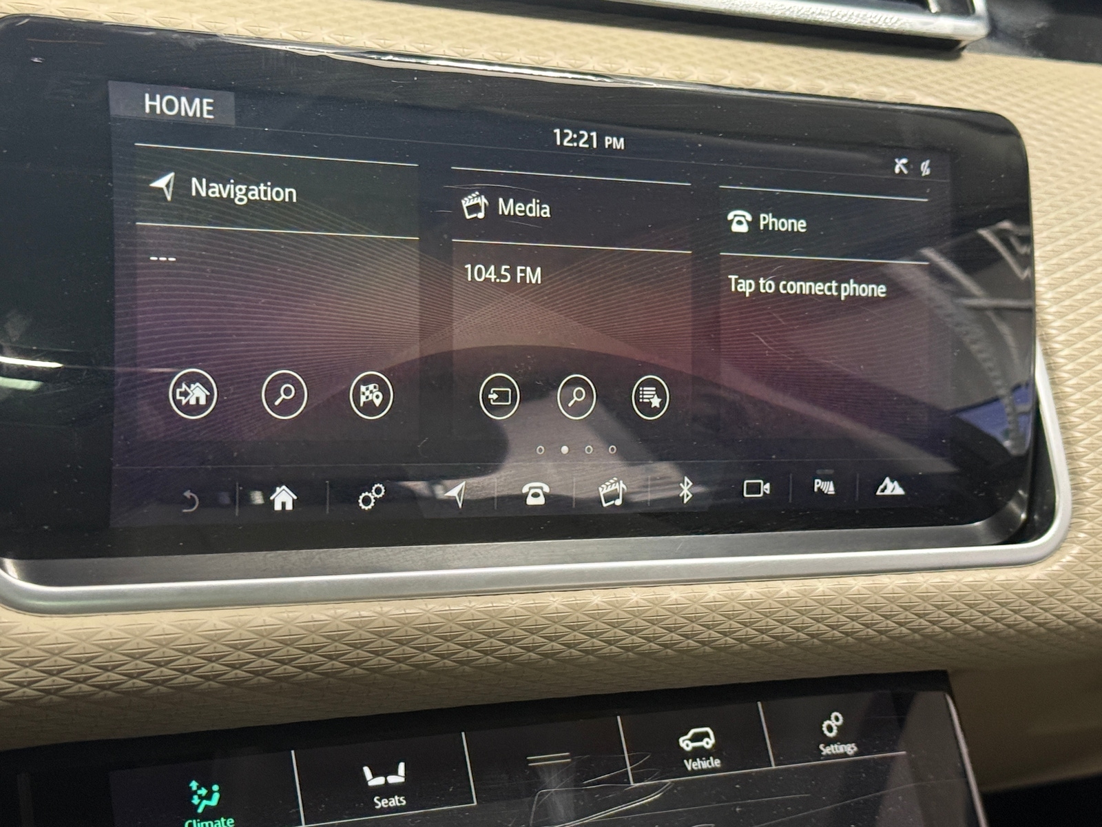 Thumbnail: 2018 Land Rover Range Rover Velar - 3
