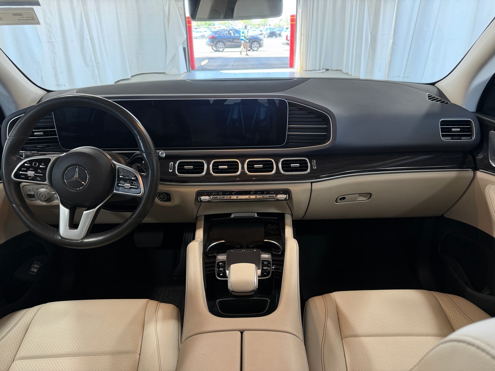 Thumbnail: 2020 Mercedes-Benz GLE - 2
