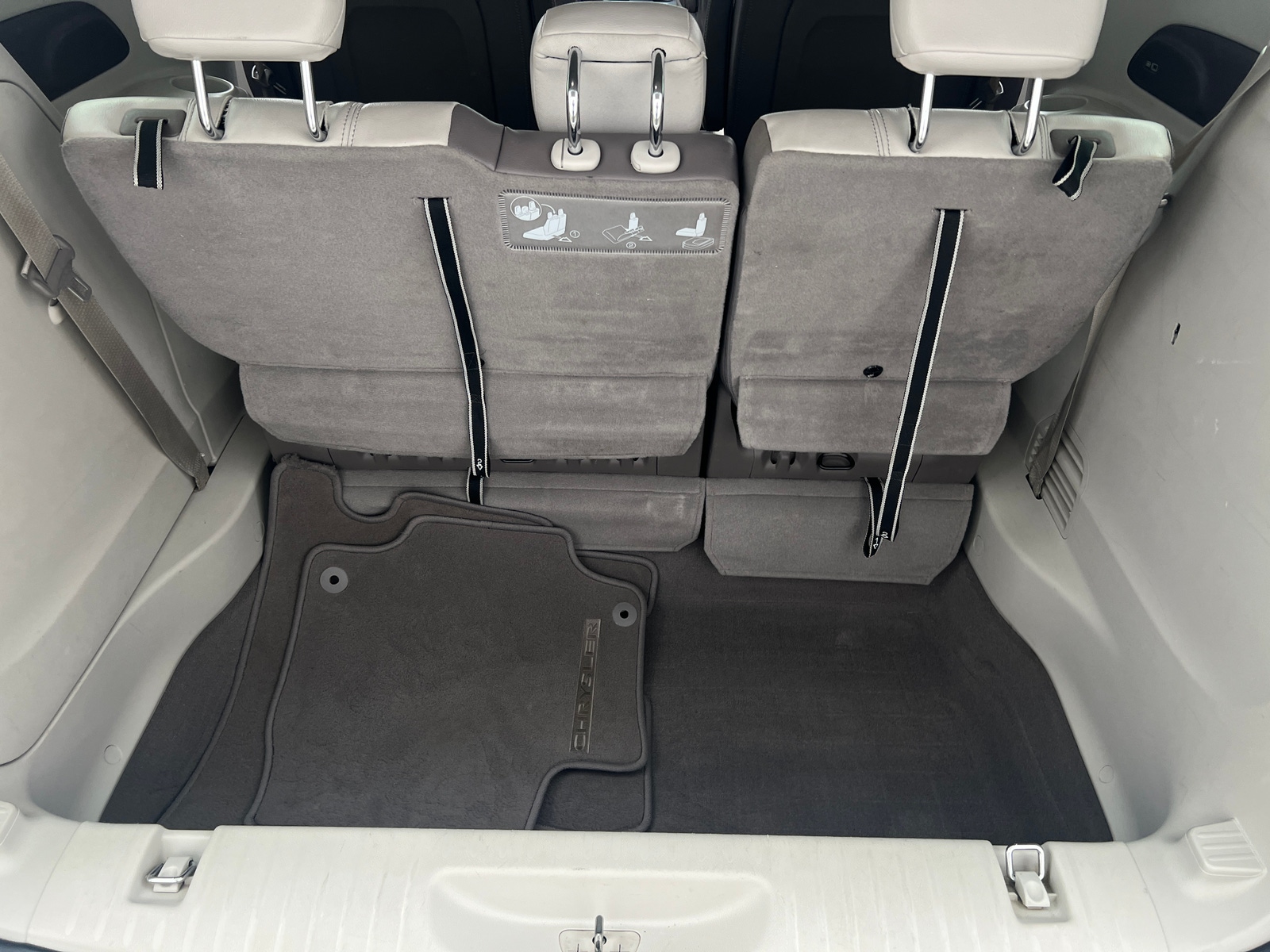 Thumbnail: 2017 Chrysler Pacifica - 6