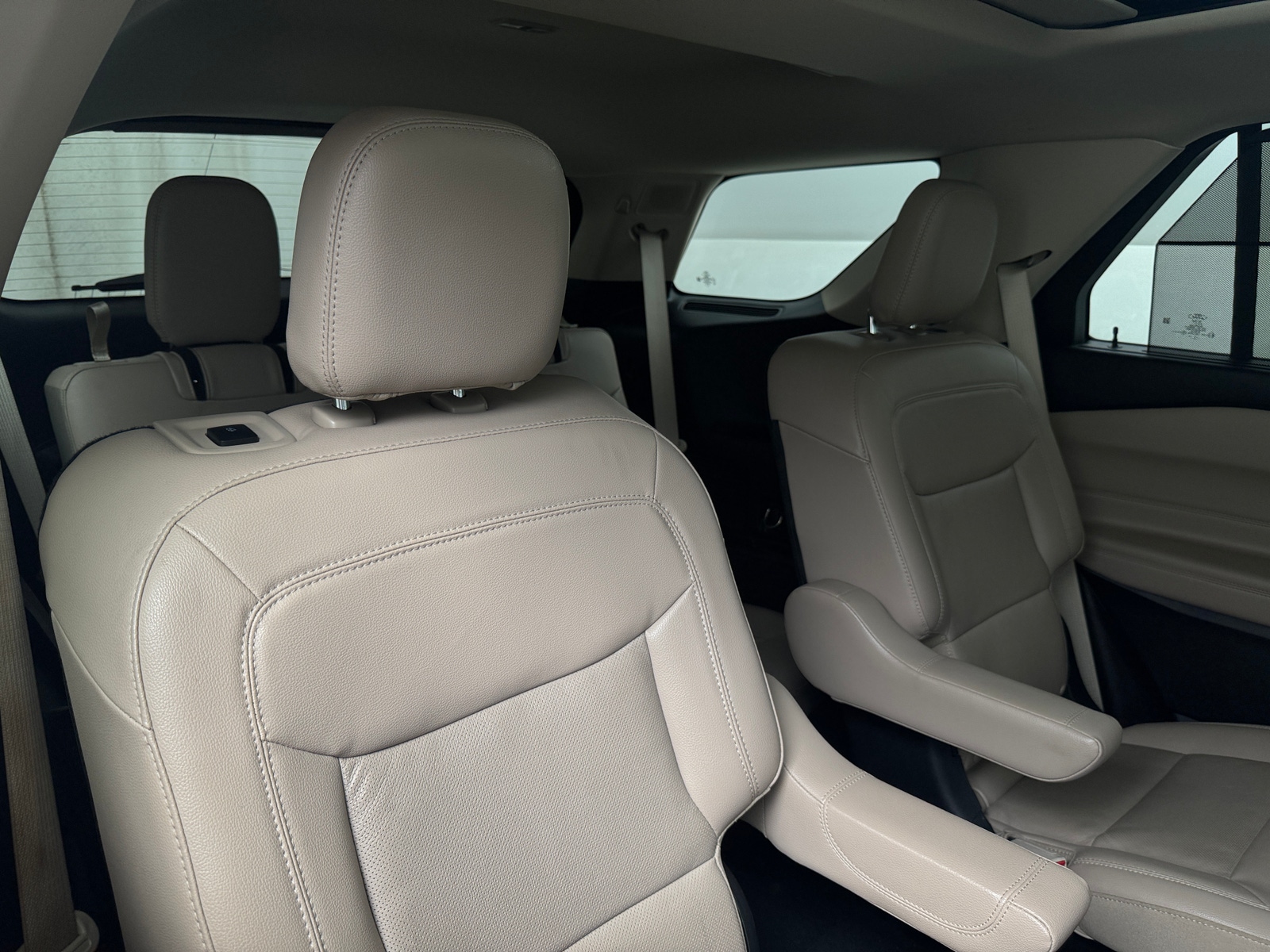 Thumbnail: 2021 Ford Explorer - 5