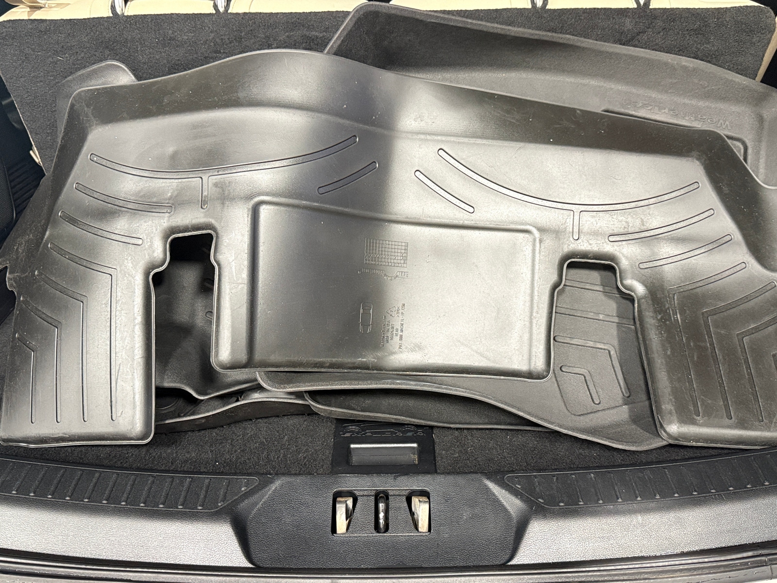 Thumbnail: 2021 Ford Explorer - 6