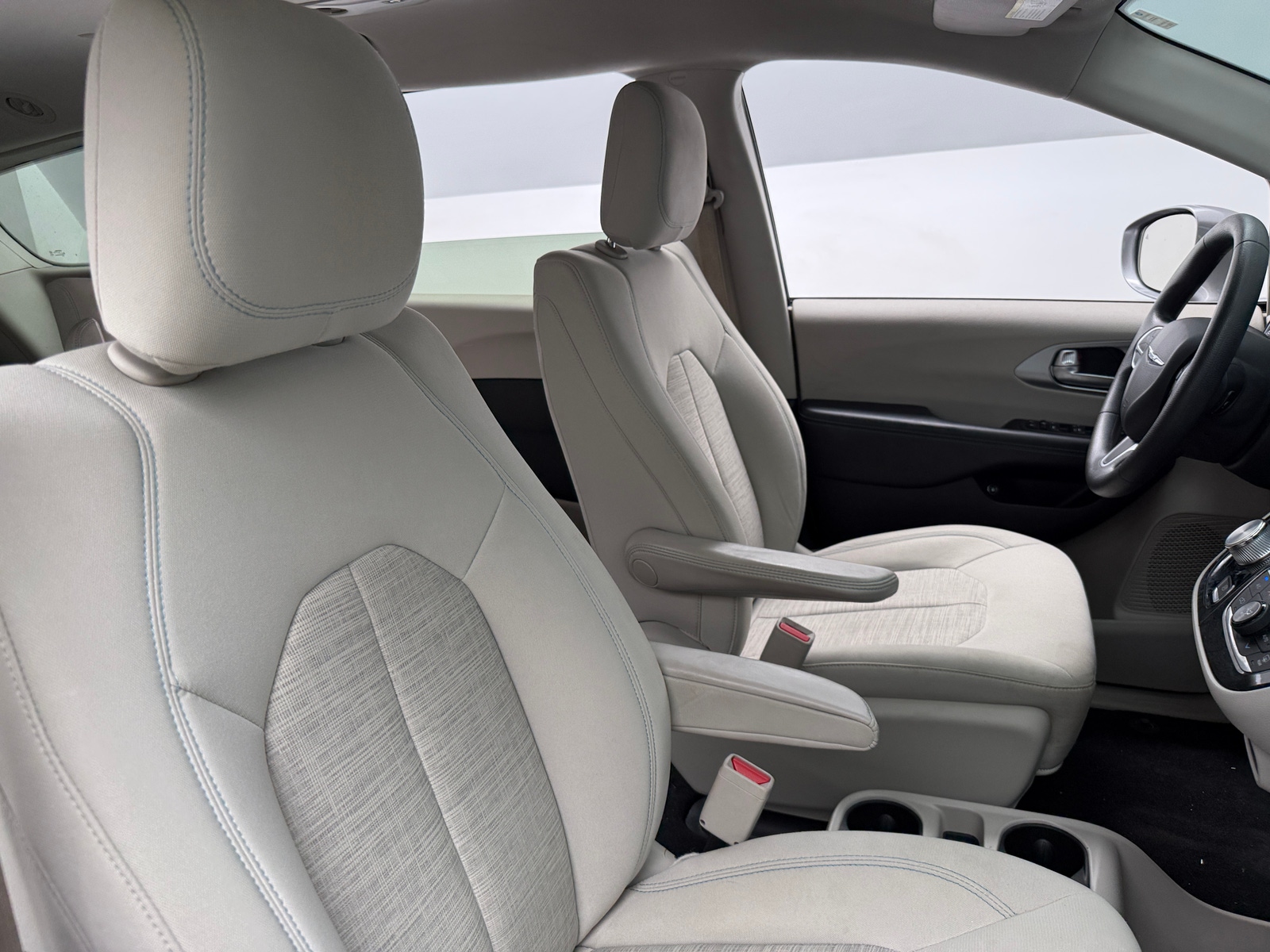 Thumbnail: 2017 Chrysler Pacifica - 2