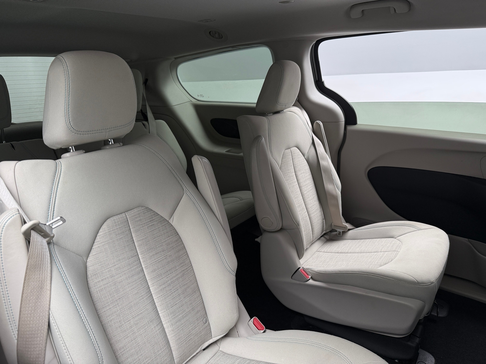 Thumbnail: 2017 Chrysler Pacifica - 6