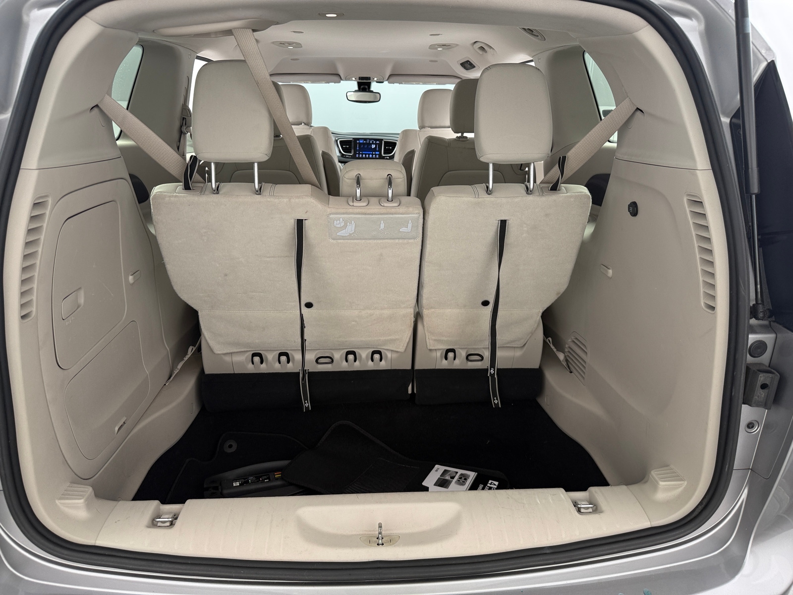 Thumbnail: 2017 Chrysler Pacifica - 7