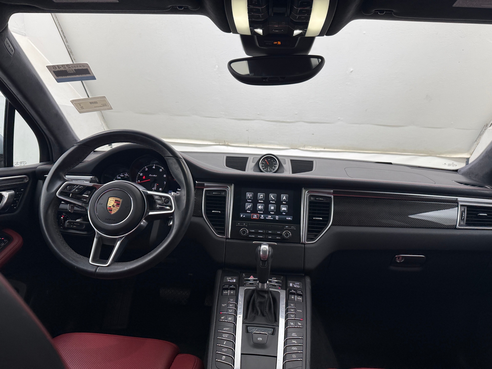 Thumbnail: 2018 Porsche Macan - 2