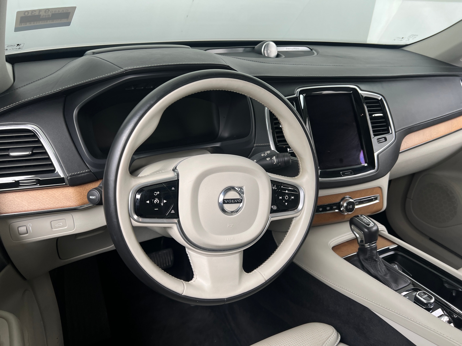 Thumbnail: 2017 Volvo XC90 - 4