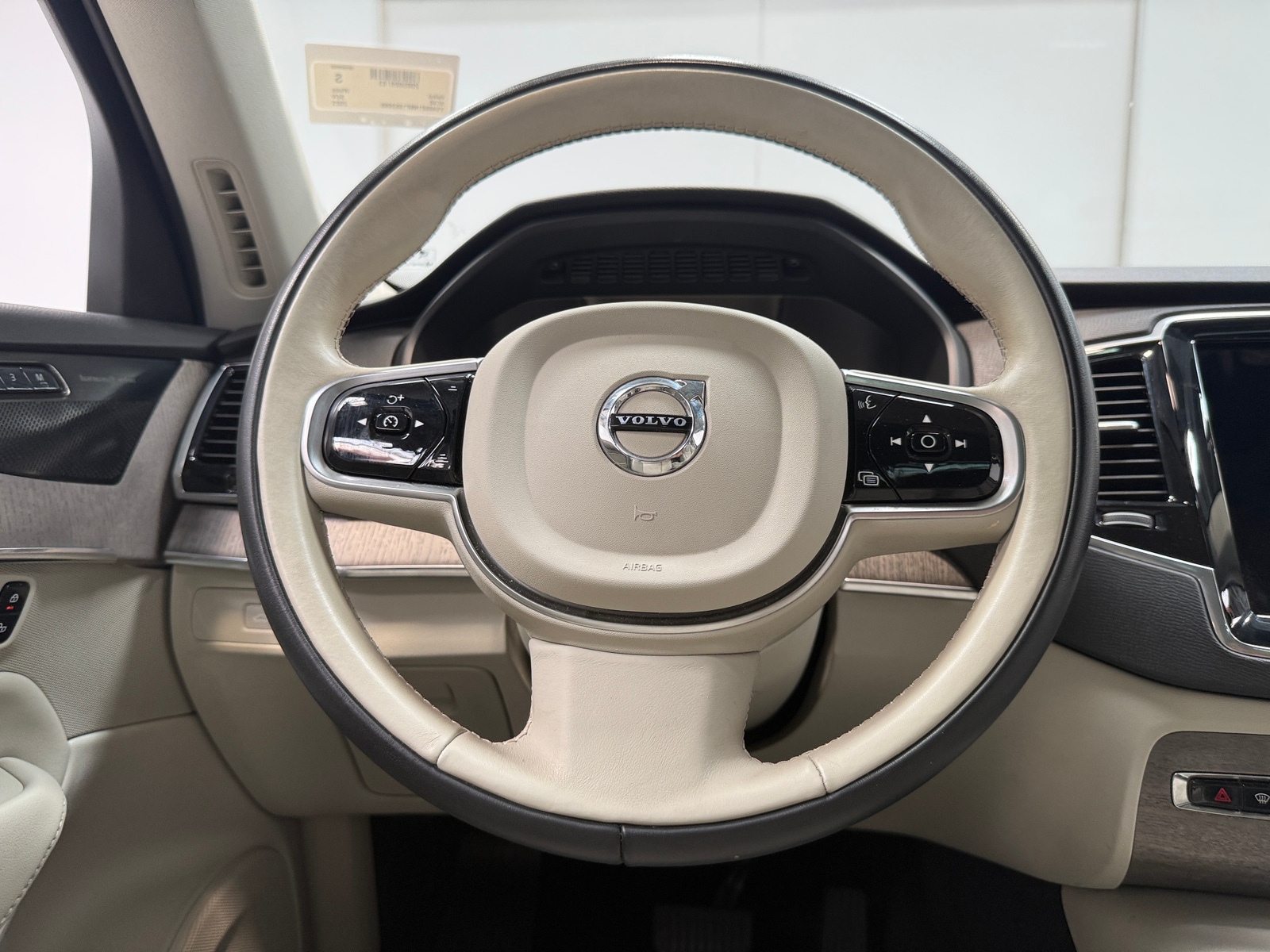 Thumbnail: 2023 Volvo XC90 - 5
