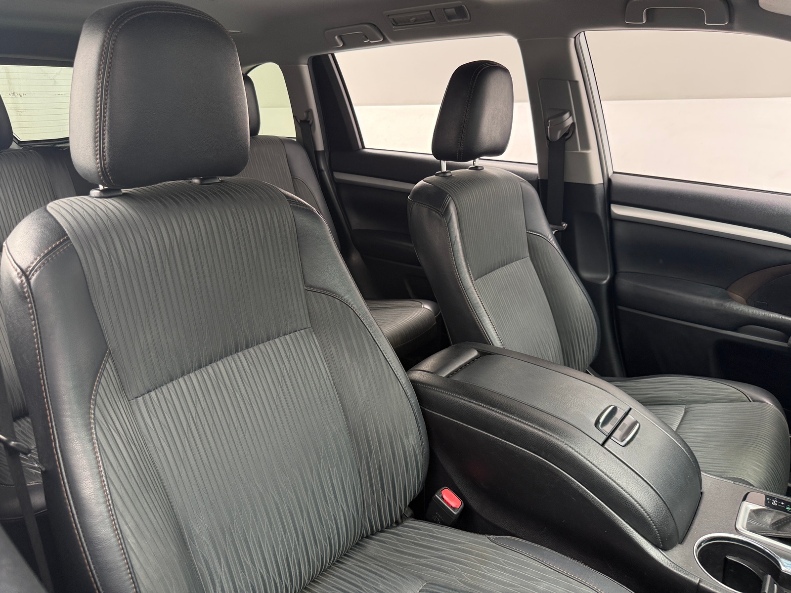 Thumbnail: 2019 Toyota Highlander - 2