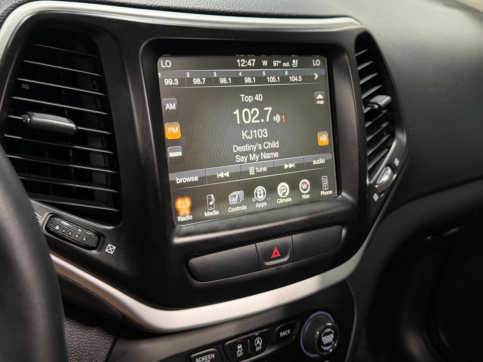 Thumbnail: 2017 Jeep Cherokee - 3