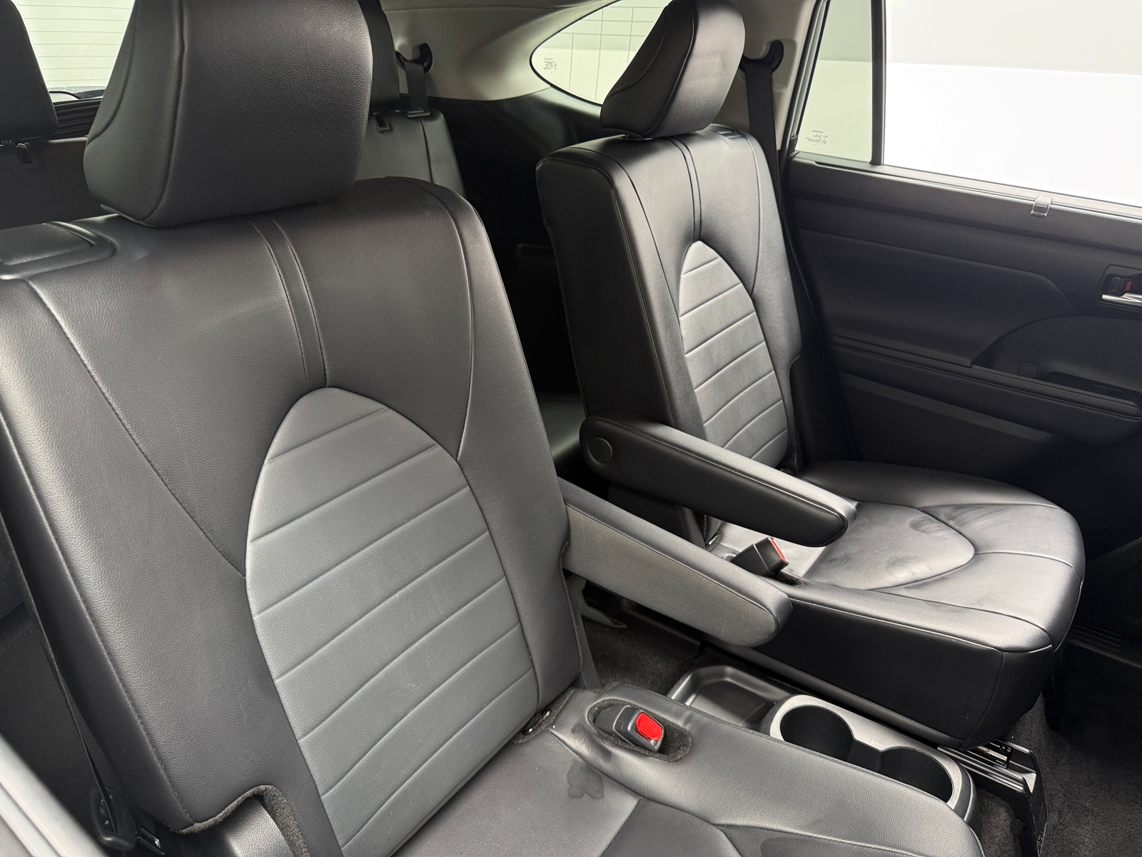Thumbnail: 2024 Toyota Highlander - 6