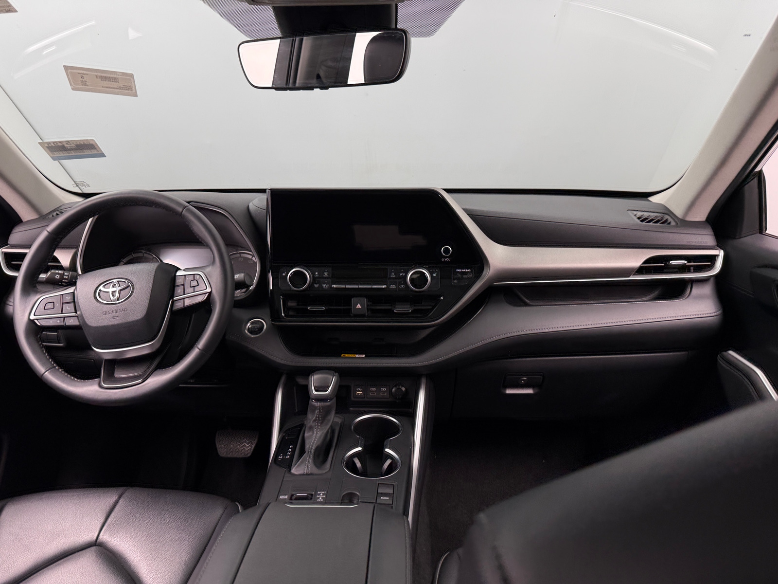 Thumbnail: 2024 Toyota Highlander - 3