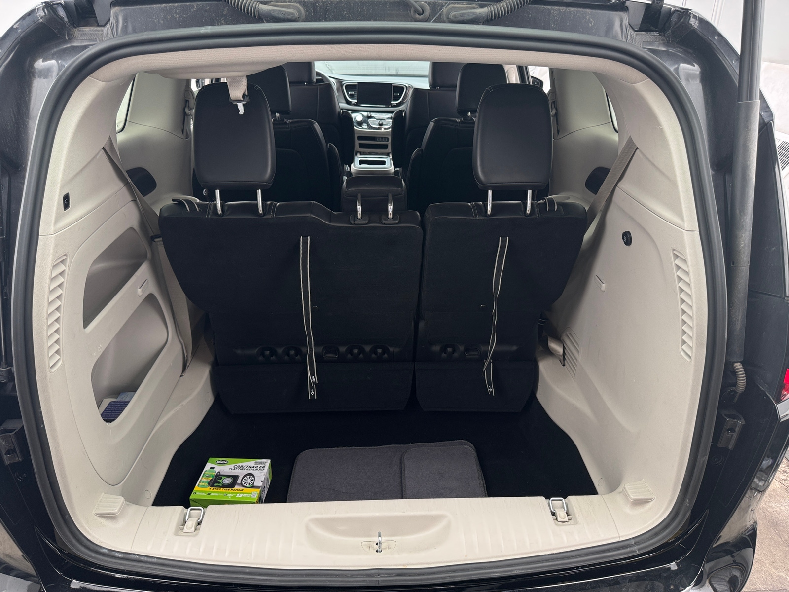 Thumbnail: 2024 Chrysler Pacifica - 6