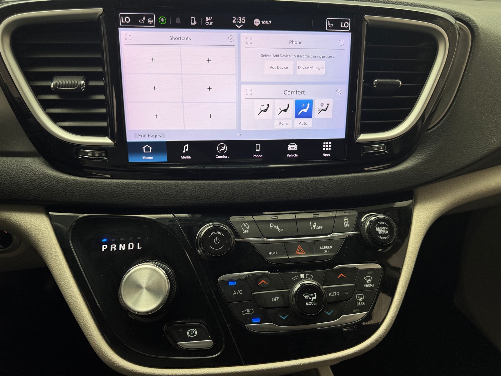 Thumbnail: 2024 Chrysler Pacifica - 3