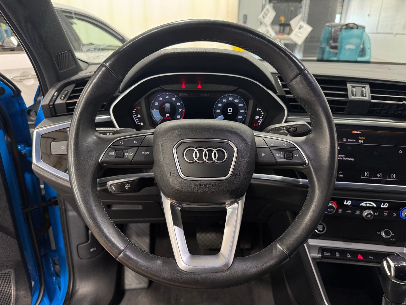 Thumbnail: 2023 Audi Q3 - 4