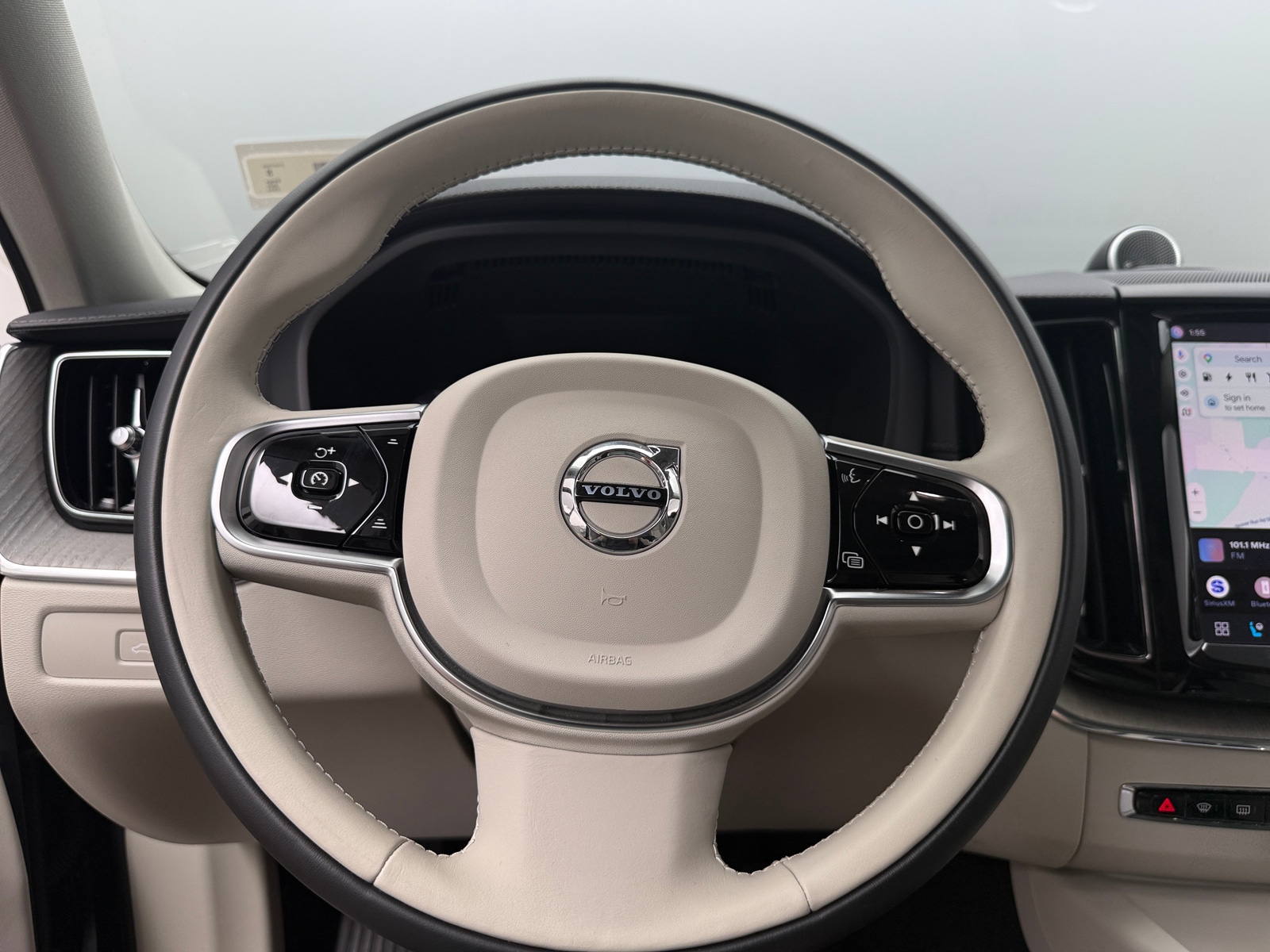 Thumbnail: 2023 Volvo XC60 - 4