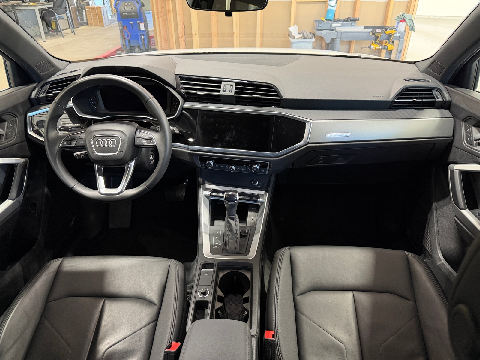 Thumbnail: 2025 Audi Q3 - 2