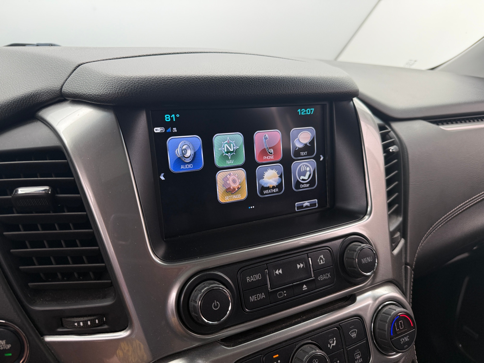 Thumbnail: 2020 Chevrolet Suburban - 3