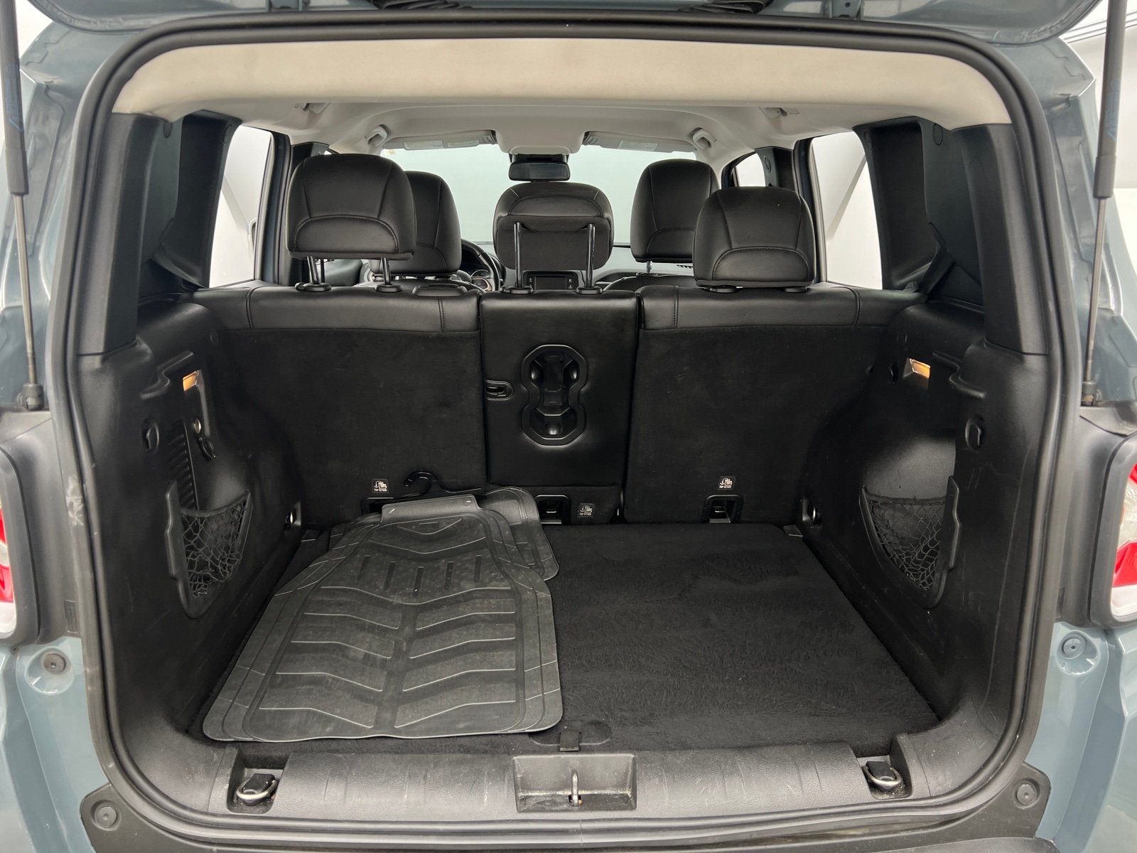 Thumbnail: 2017 Jeep Renegade - 6