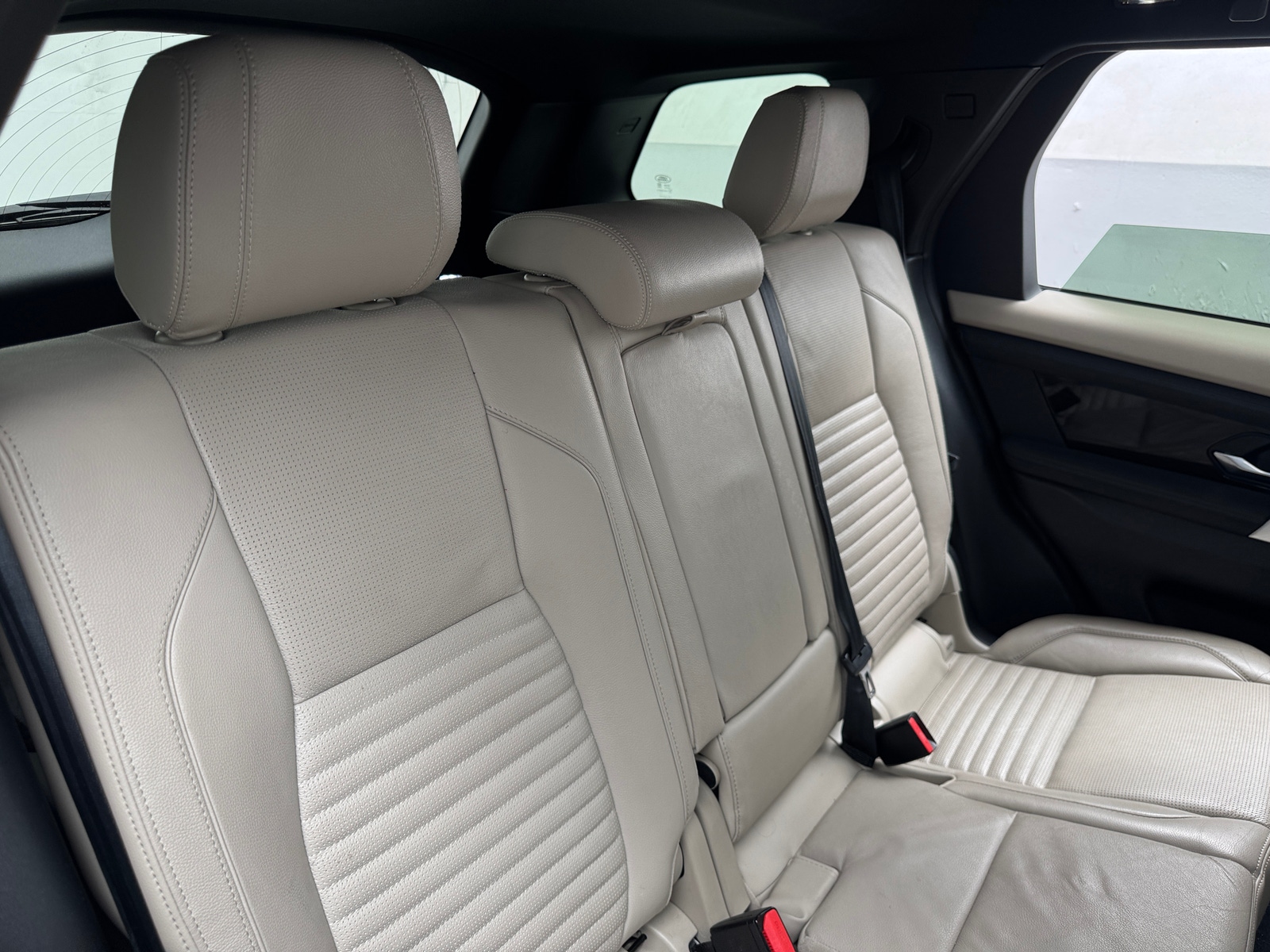 Thumbnail: 2020 Land Rover Discovery Sport - 5