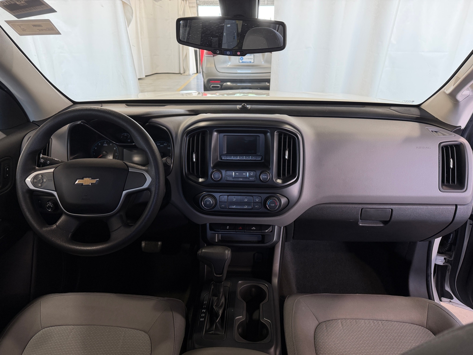 Thumbnail: 2016 Chevrolet Colorado - 3