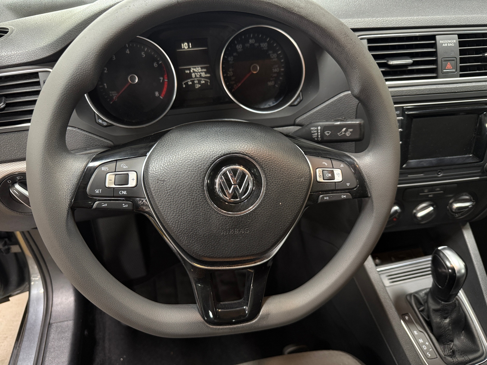 Thumbnail: 2017 Volkswagen Jetta - 5
