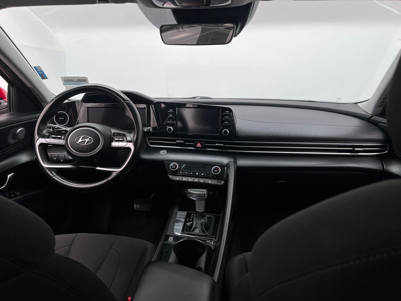 Thumbnail: 2022 Hyundai Elantra - 3