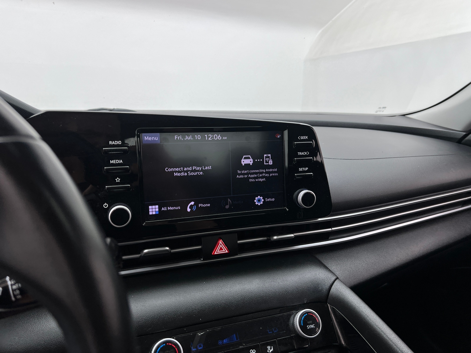 Thumbnail: 2022 Hyundai Elantra - 4