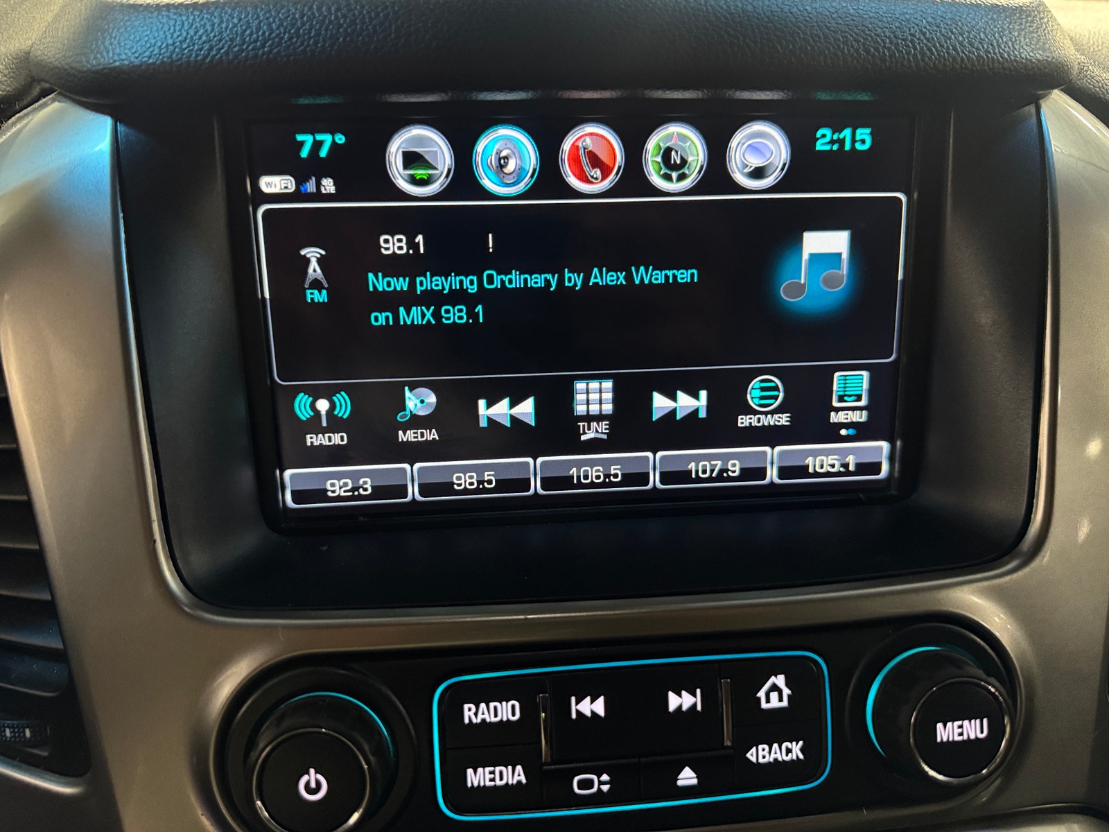 Thumbnail: 2019 Chevrolet Tahoe - 3