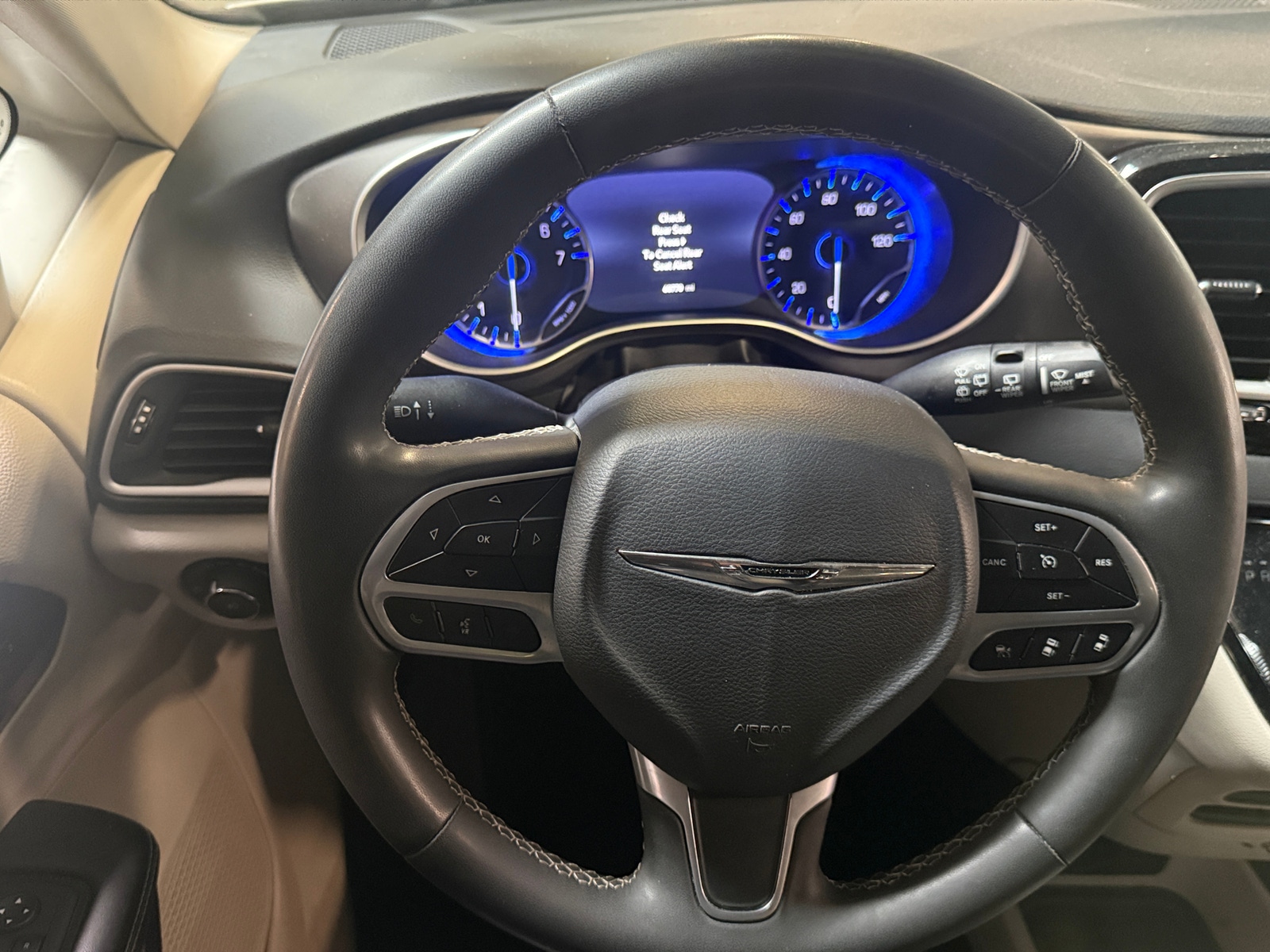 Thumbnail: 2023 Chrysler Pacifica - 4