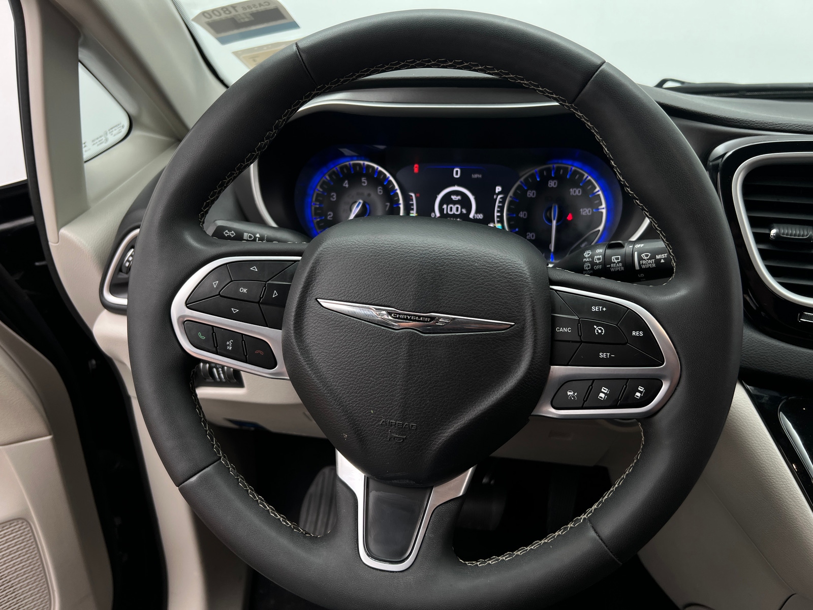 Thumbnail: 2024 Chrysler Pacifica - 4