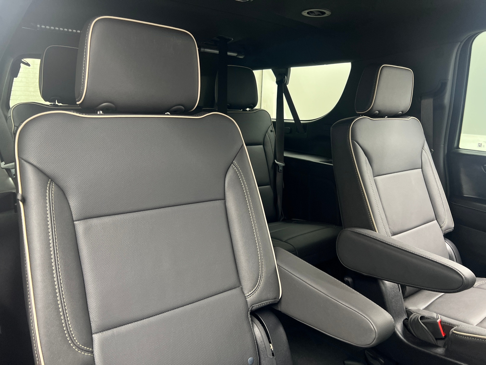 Thumbnail: 2025 Chevrolet Suburban - 5