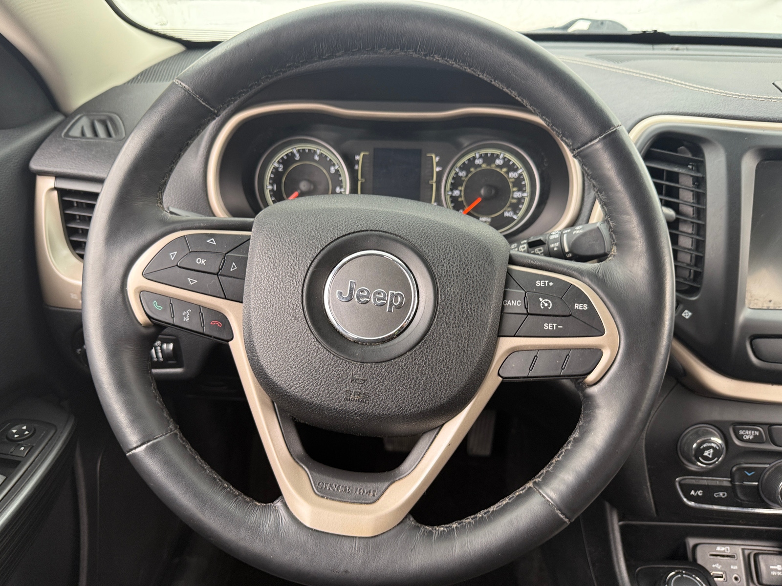 Thumbnail: 2015 Jeep Cherokee - 5