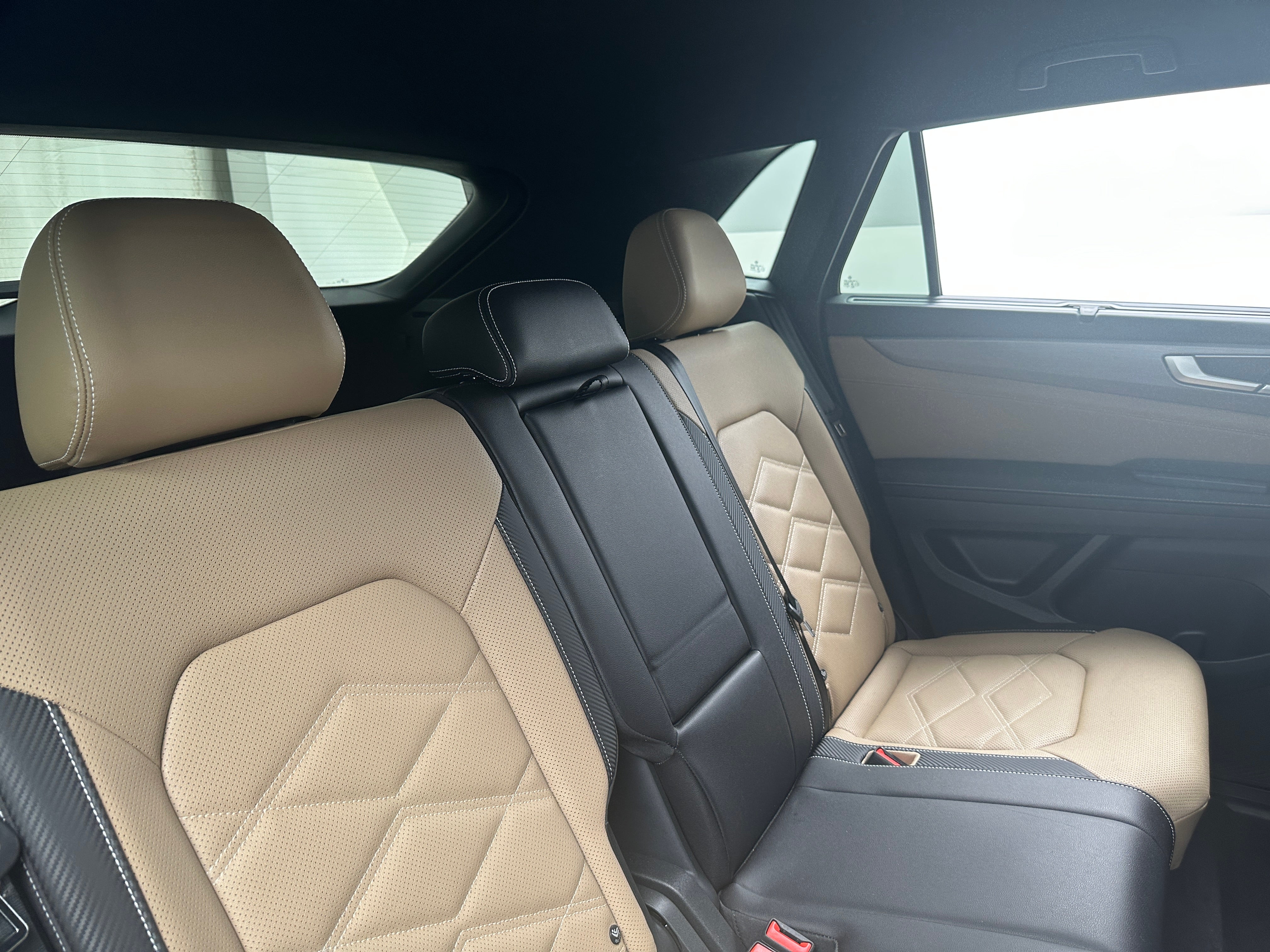 2026 Volkswagen Atlas Cross Sport SE w/Tech - Photo 10