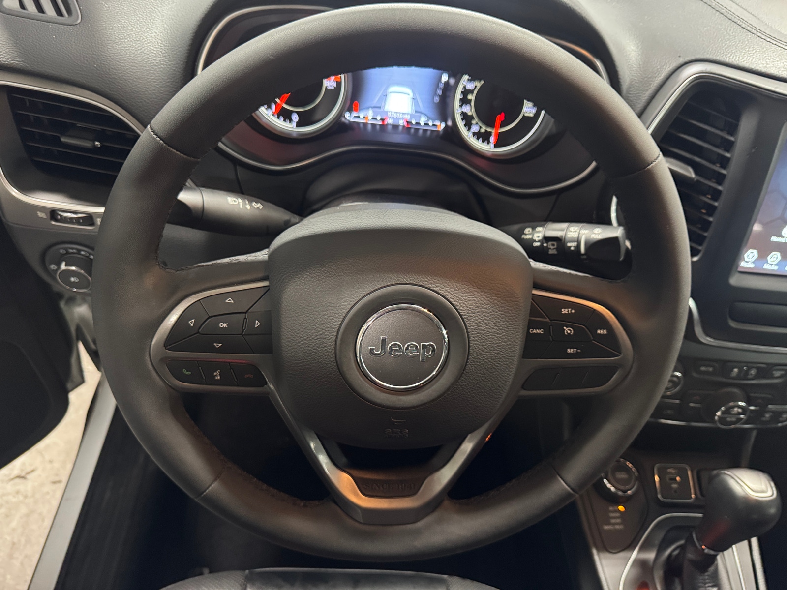 Thumbnail: 2022 Jeep Cherokee - 4